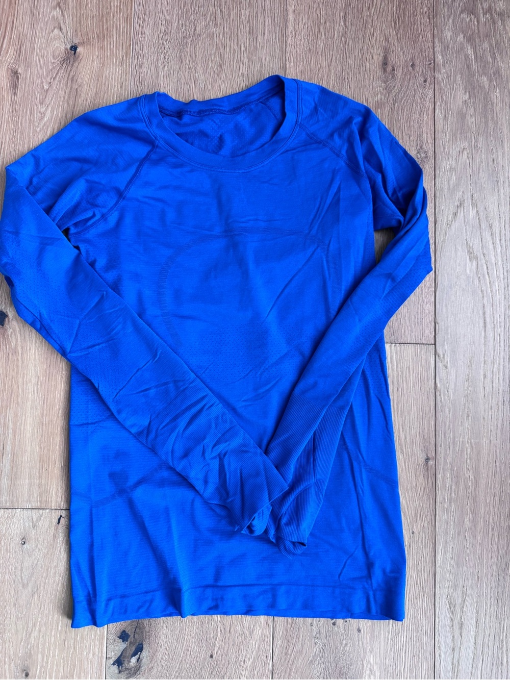 Lululemon women’s Swiftly tech long sleeve shirt waist length size royal blue 6